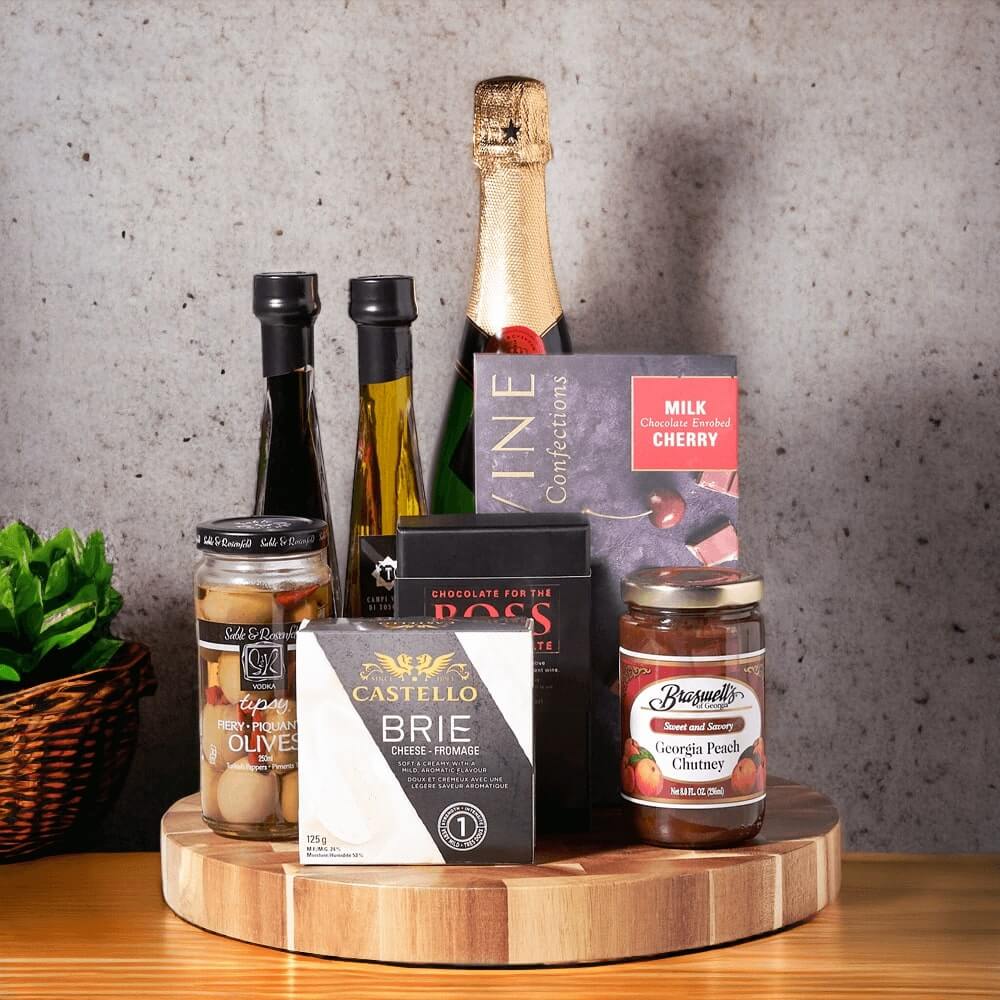 Cutting Board Sparkling Wine Basket – how the gift is presented
